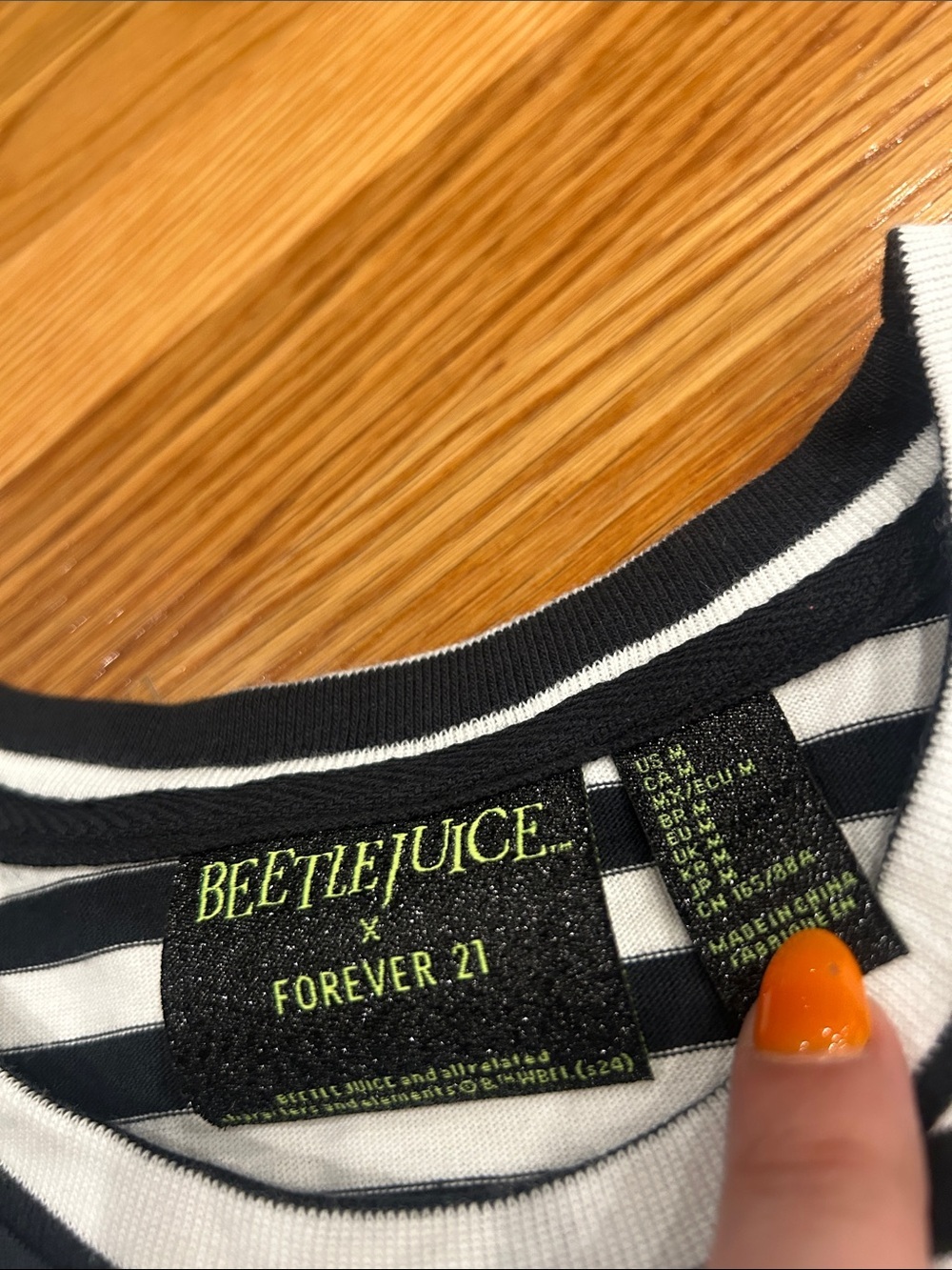 Beetlejuice x forever 21 embroidered Striped Crop Tee Black & White medium new - Picture 3 of 6